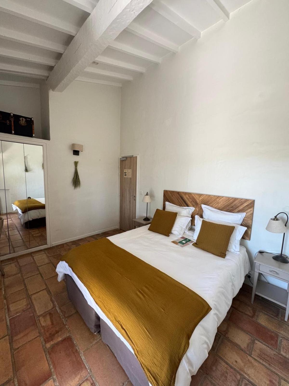 La Cle Des Champs, Boutique Hotel & Spa - Le Mas De Garrigon Roussillon en Isere Exterior foto